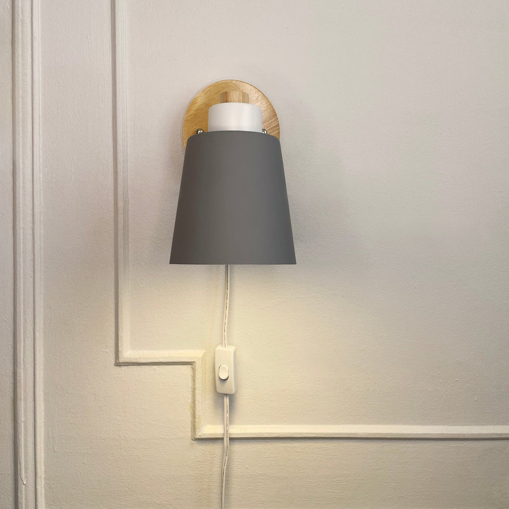 Plug-In Rotating Reading Light