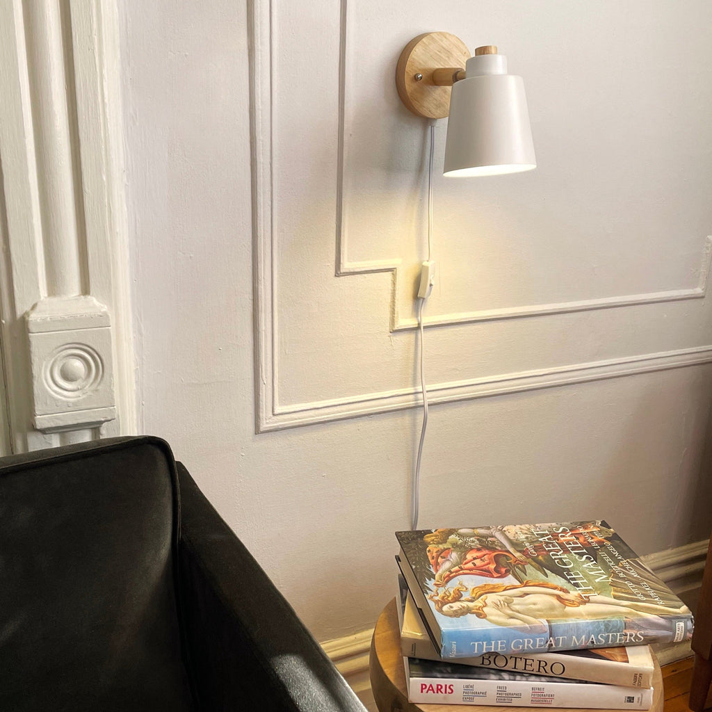 Plug-In Rotating Reading Light