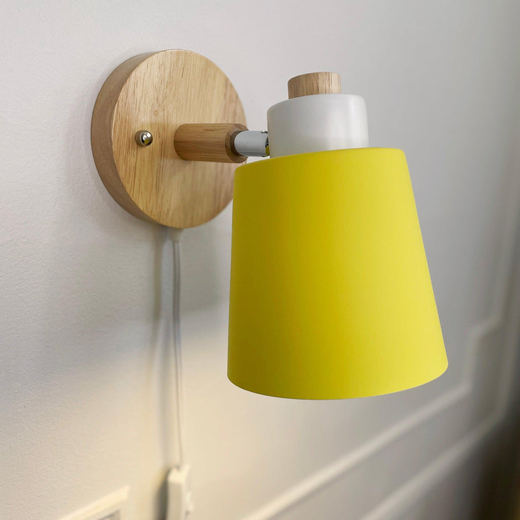 Plug-In Rotating Reading Light