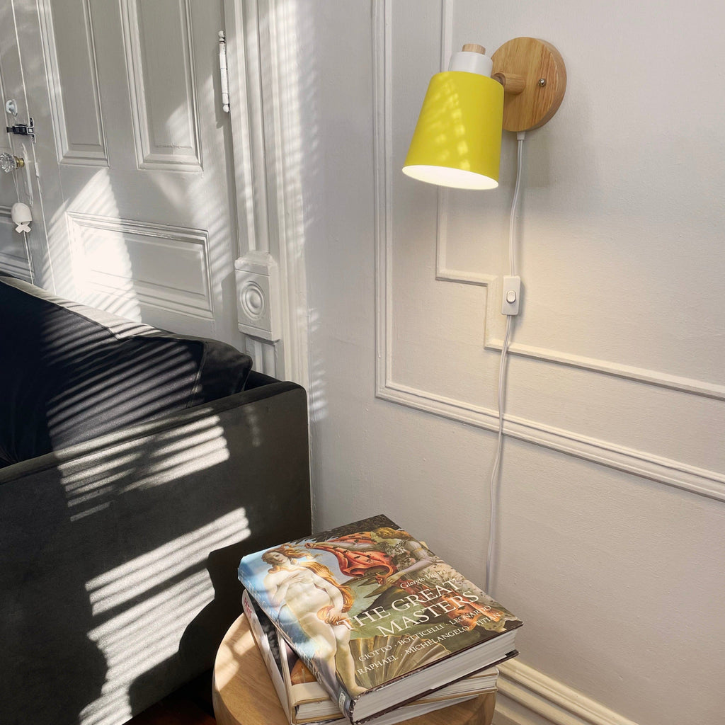 Plug-In Rotating Reading Light