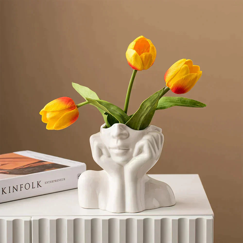 Liora | Distinctive Modern Ceramic Vases