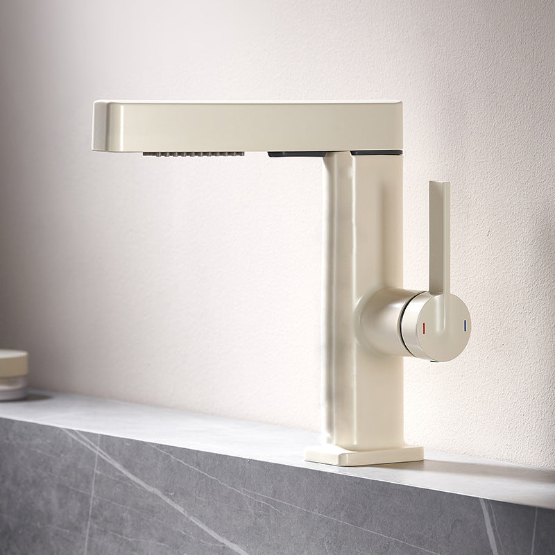Alyra Single-Hole Pull-Out Faucet With Temperature Readout