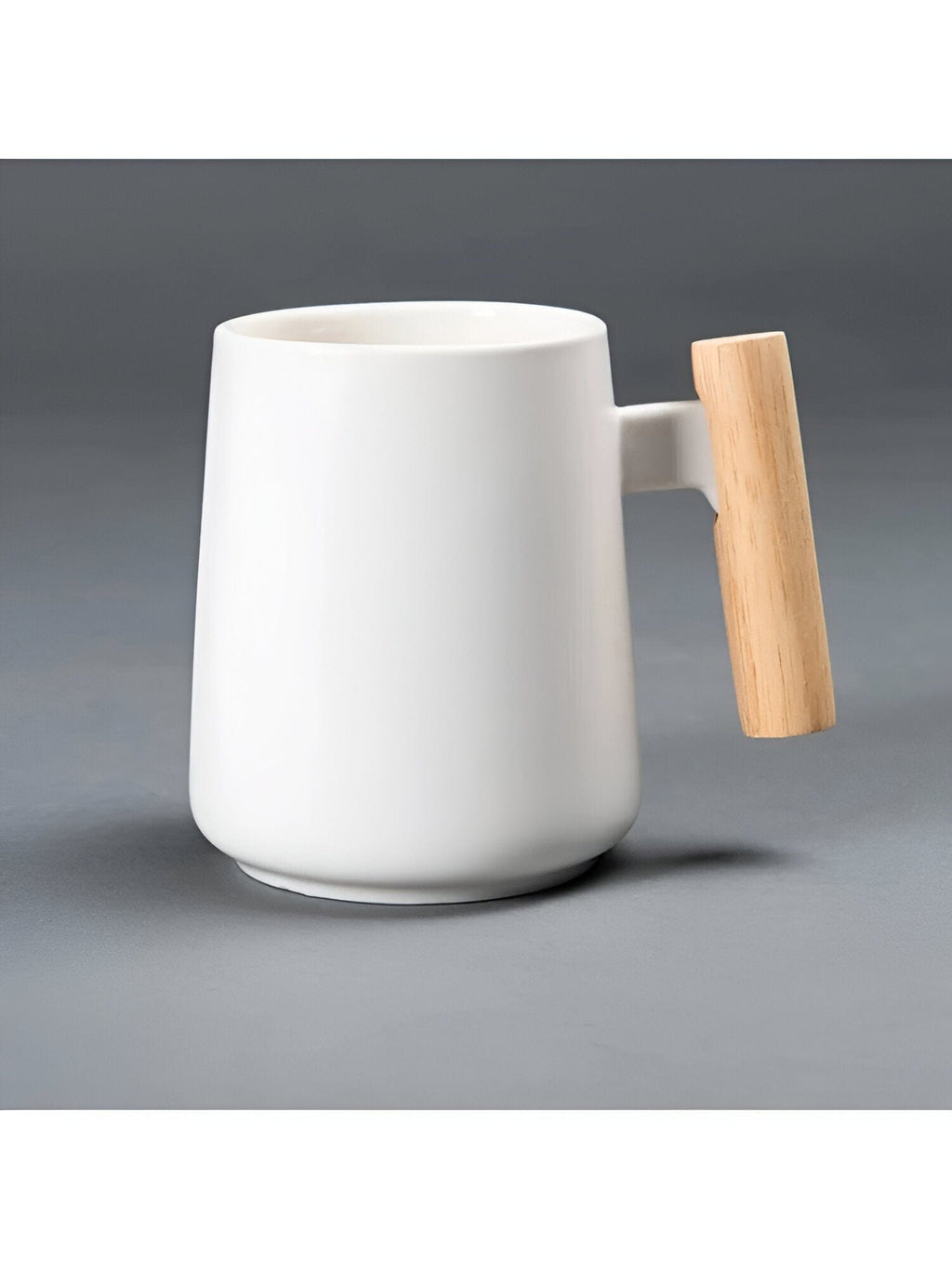 Keramische Kaffeetasse mit Holzgriff