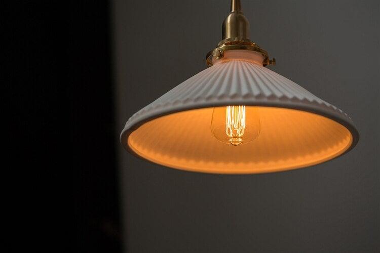 Kiyomi | Pleated Hat-Shaped Japanese Ceramic Pendant Lamp With LED Bulb Included
